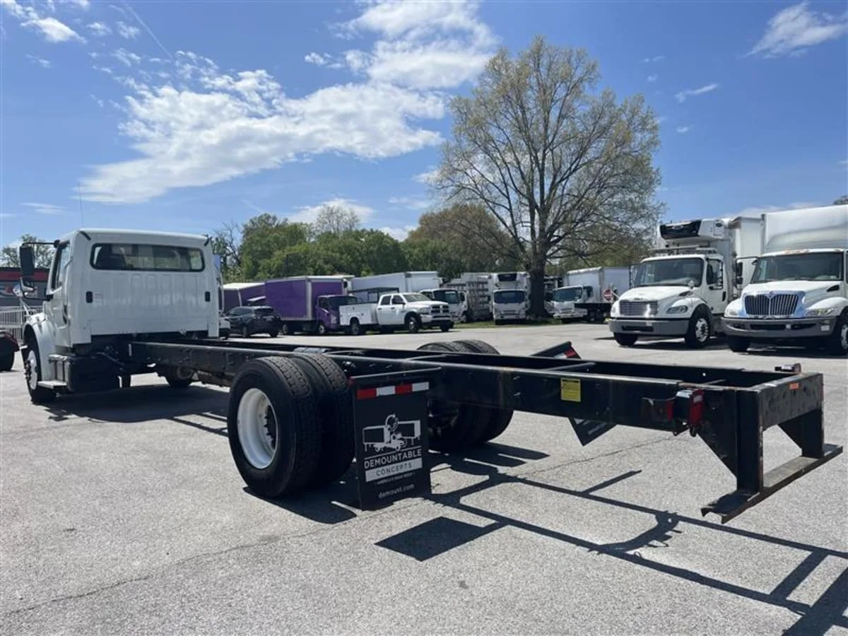 2020 Freightliner M2 106 - image 6