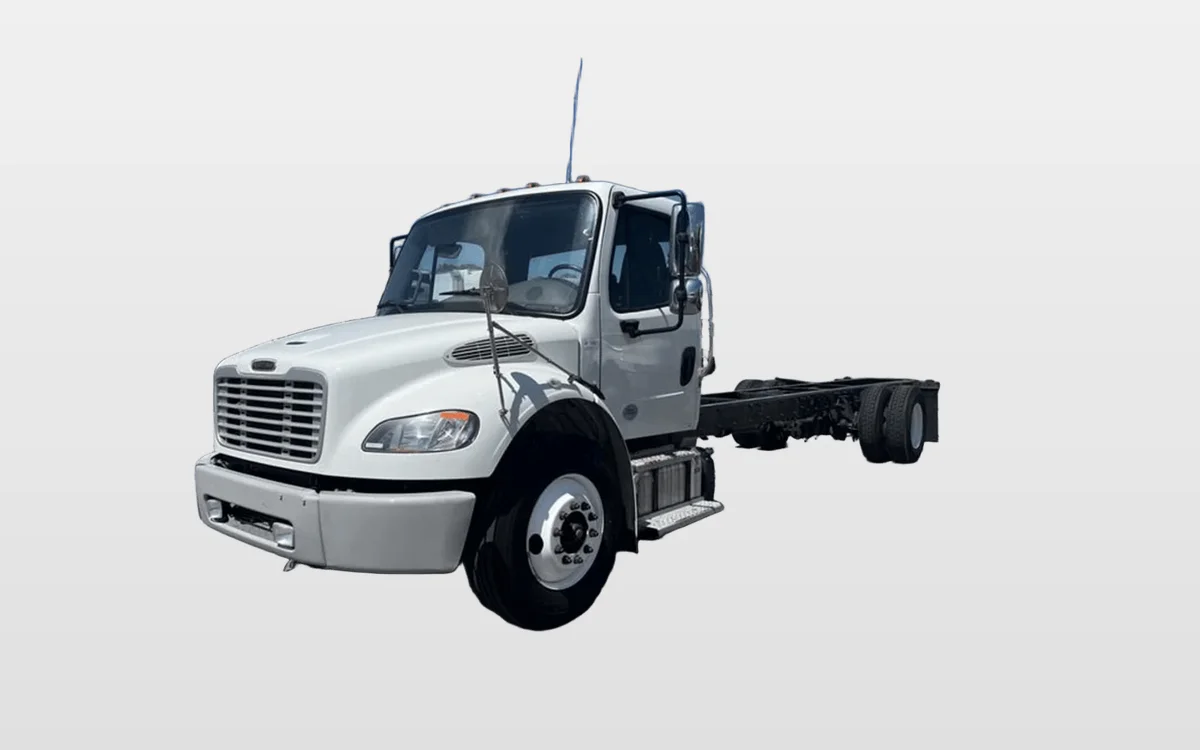 2020 Freightliner M2 106 - image 1
