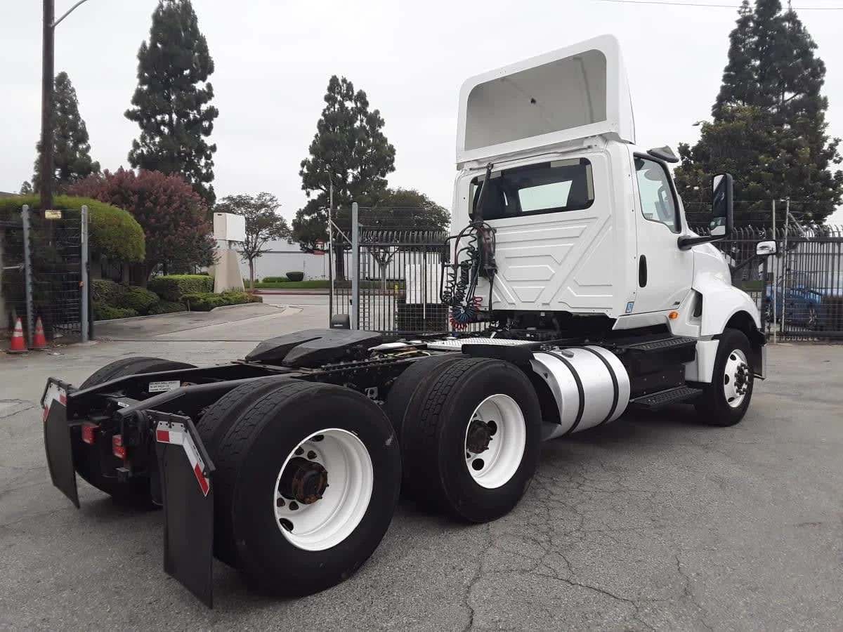 2019 International LT in Montebello, CA — photo 4