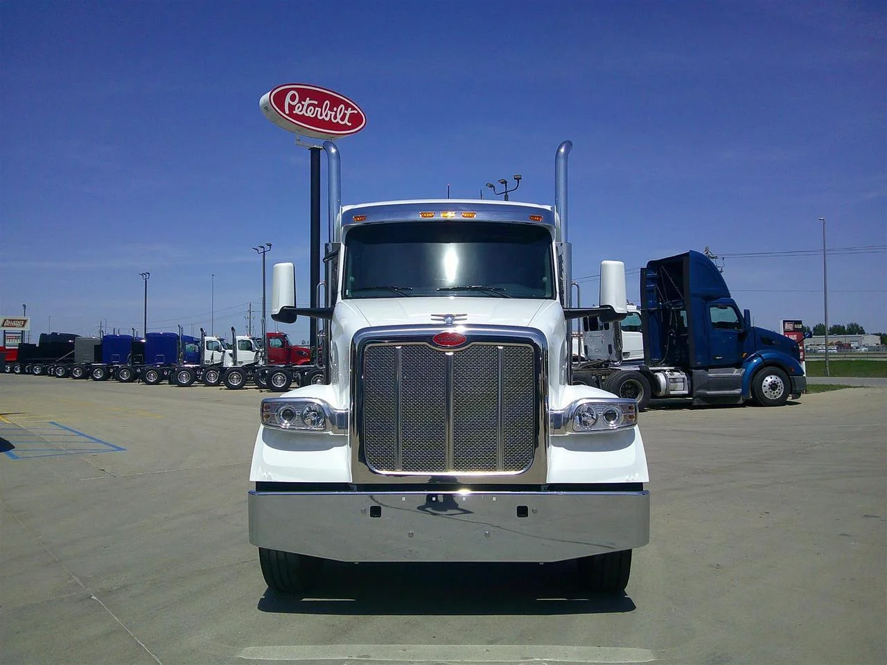 2027 Peterbilt 567
