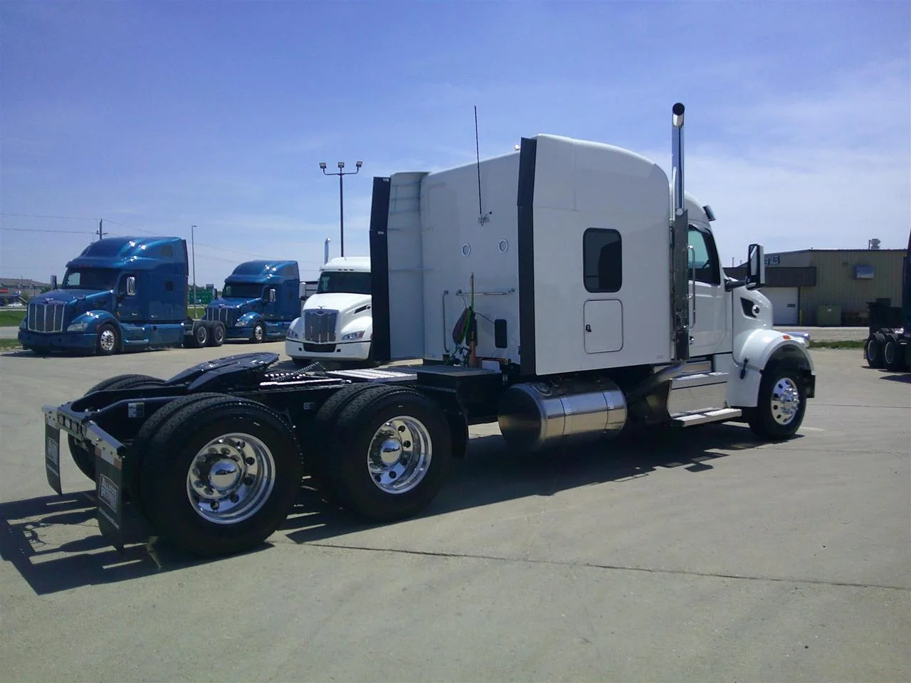 2027 Peterbilt 567 in Fargo, ND — photo 7