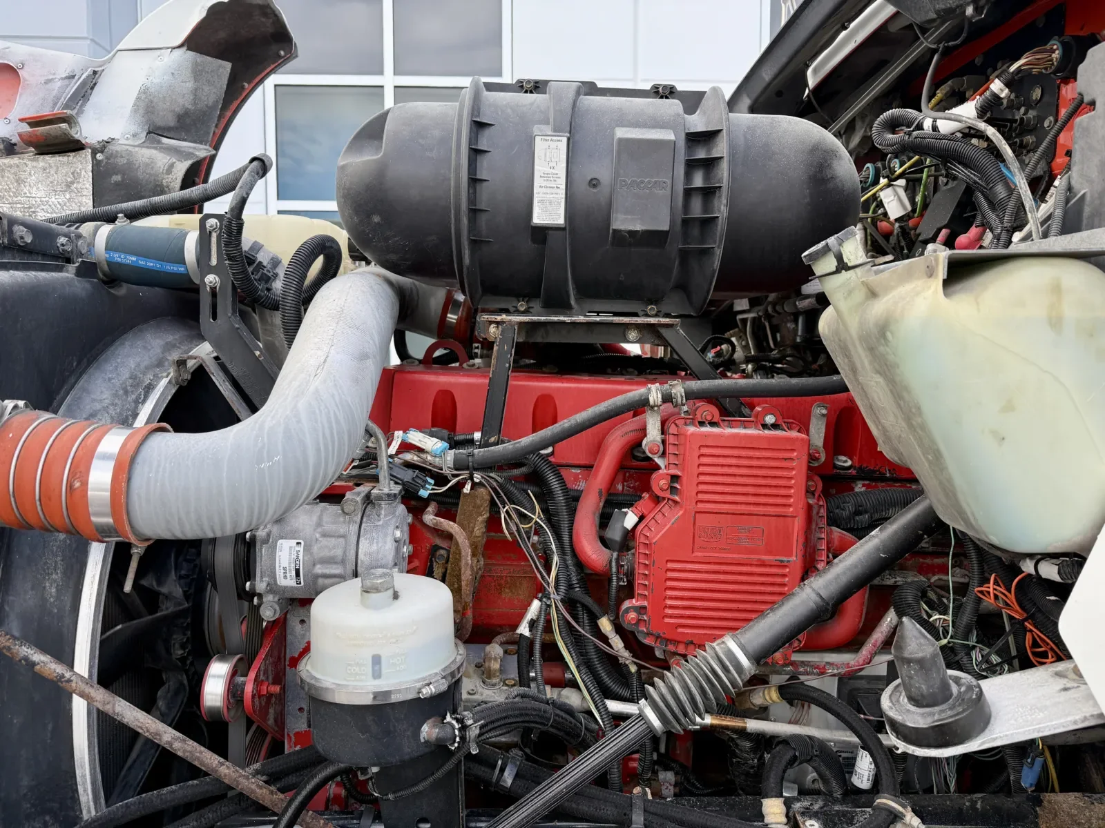 2009 Kenworth T800 - image 12