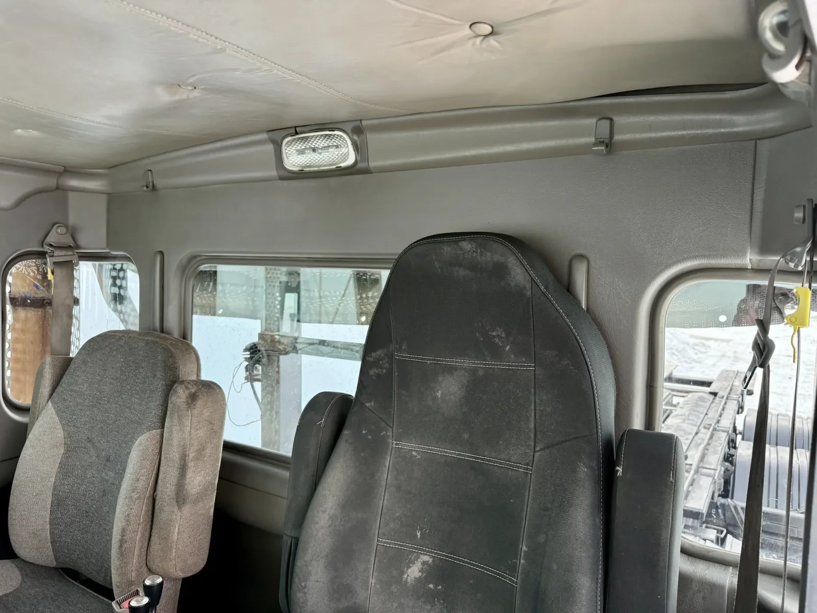 2009 Kenworth T800 - image 20