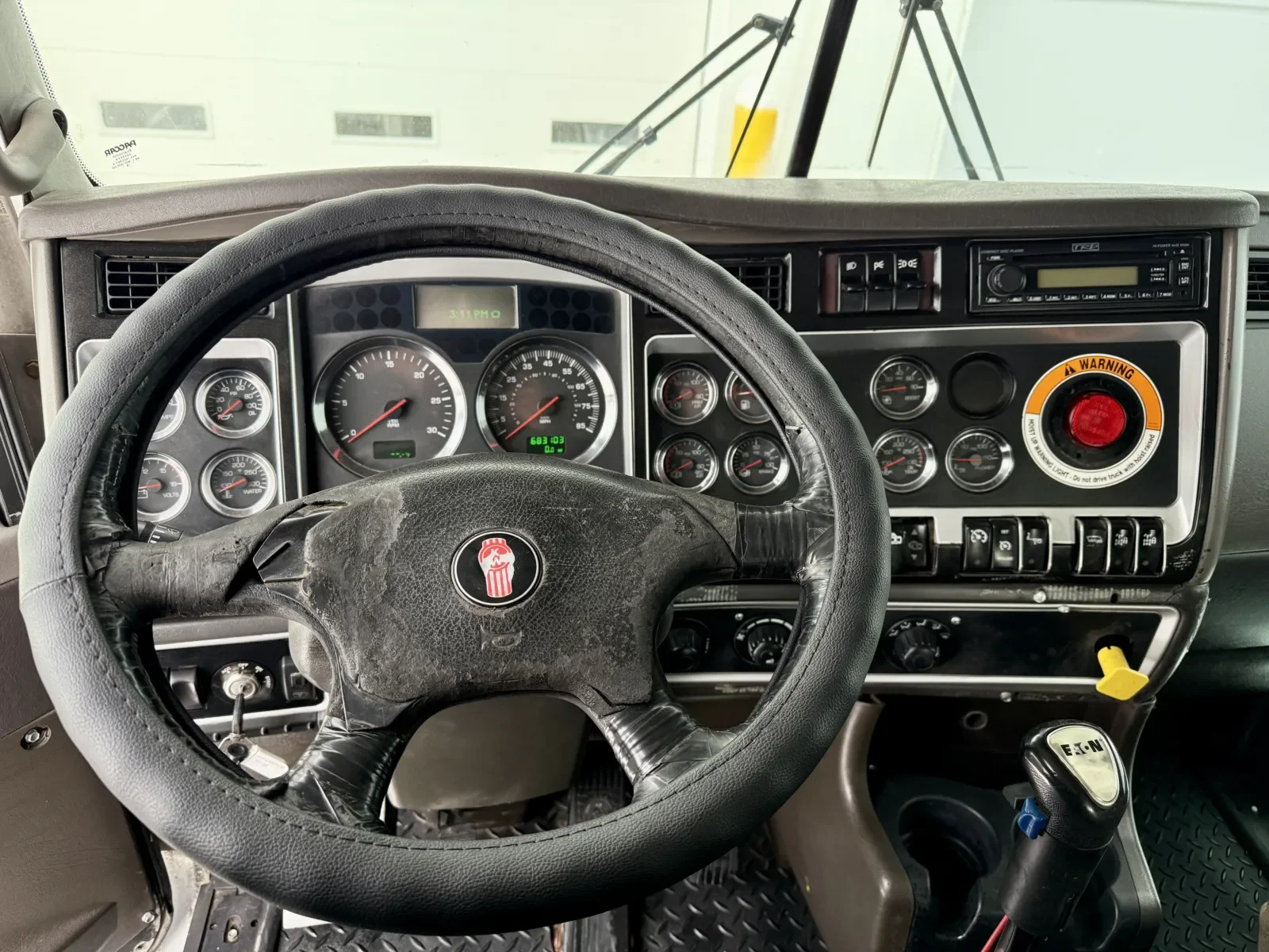 2009 Kenworth T800 - image 16