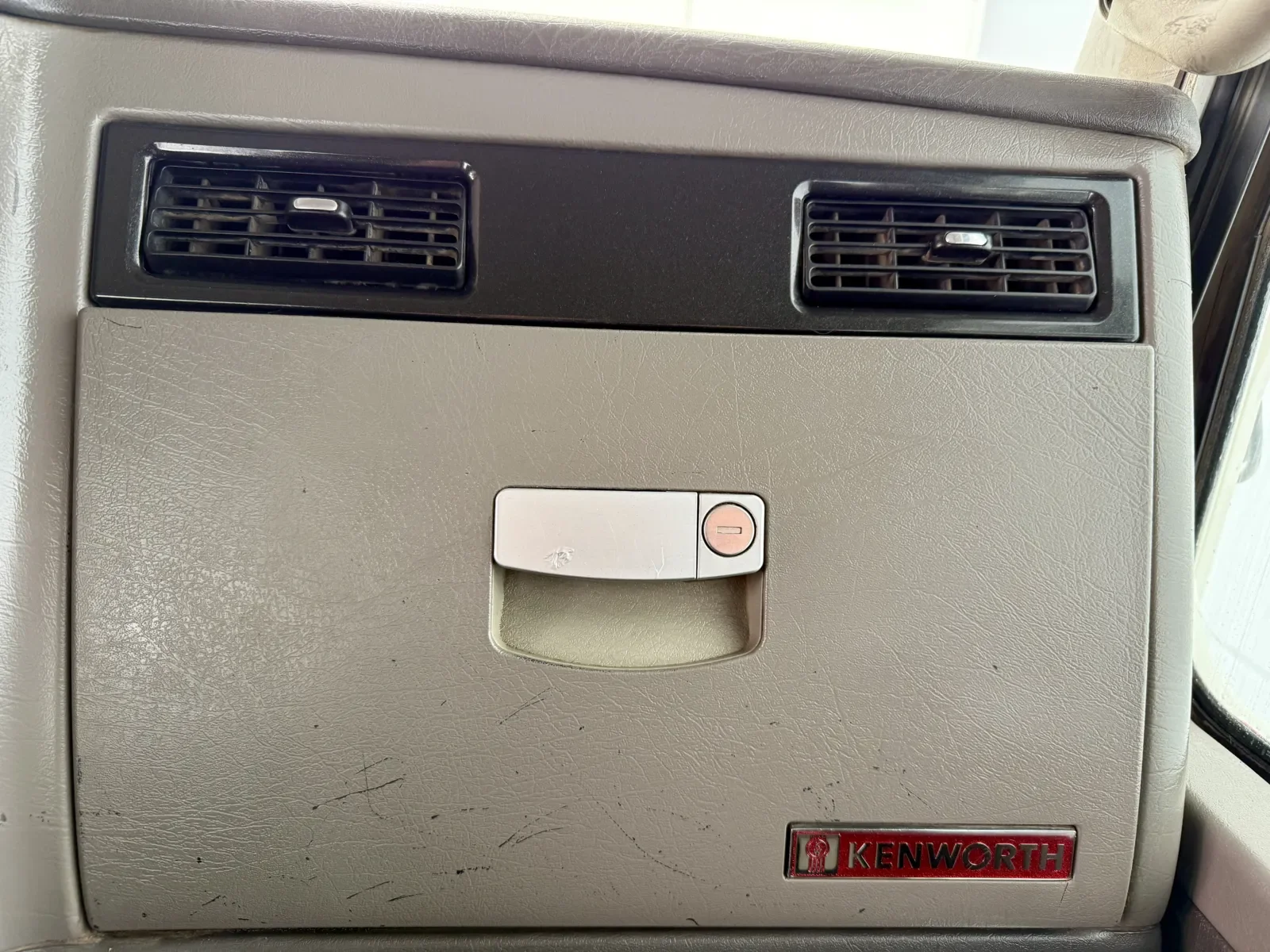2009 Kenworth T800 in New Lenox, IL — photo 19