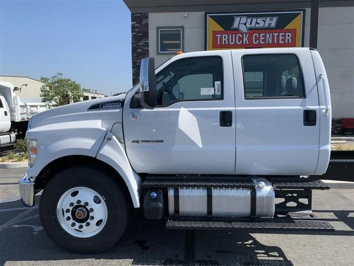 2027 Ford F-650 — photo 9