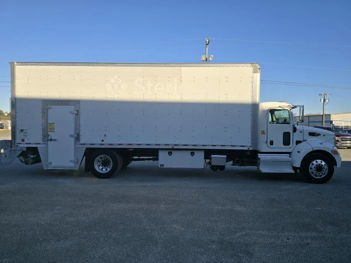 2020 Peterbilt 337 - image 7