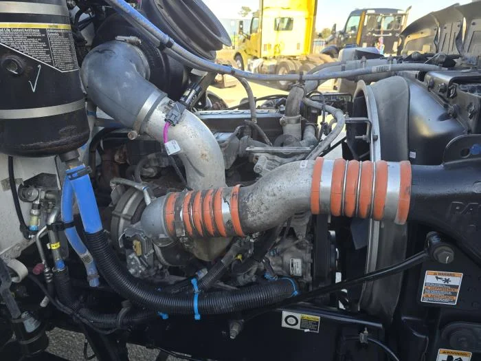 2020 Peterbilt 337 - image 23