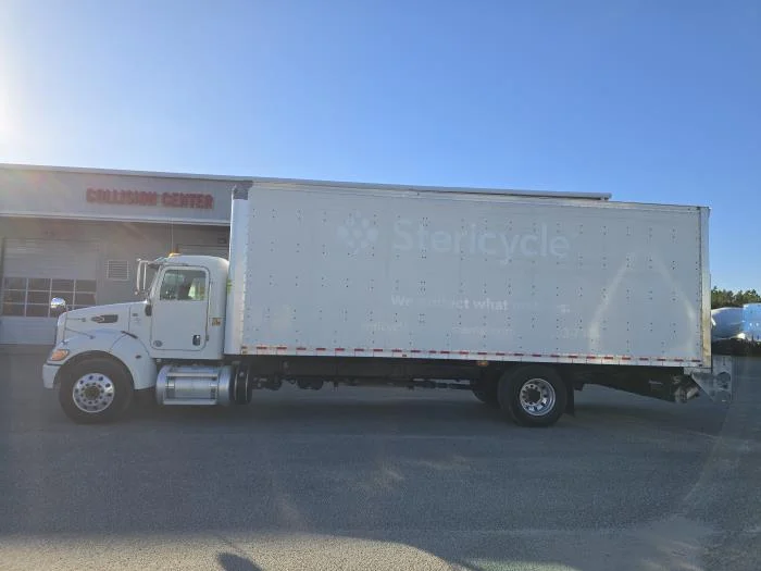 2020 Peterbilt 337 - image 3