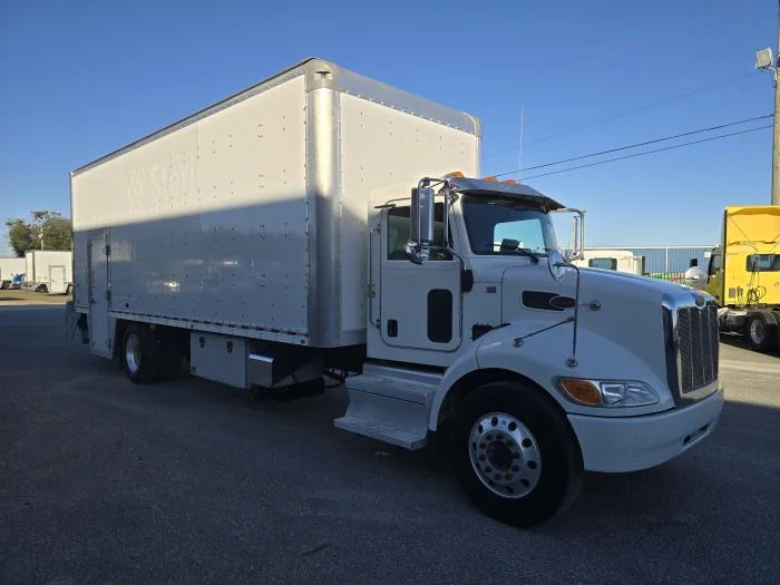 2020 Peterbilt 337 - image 8