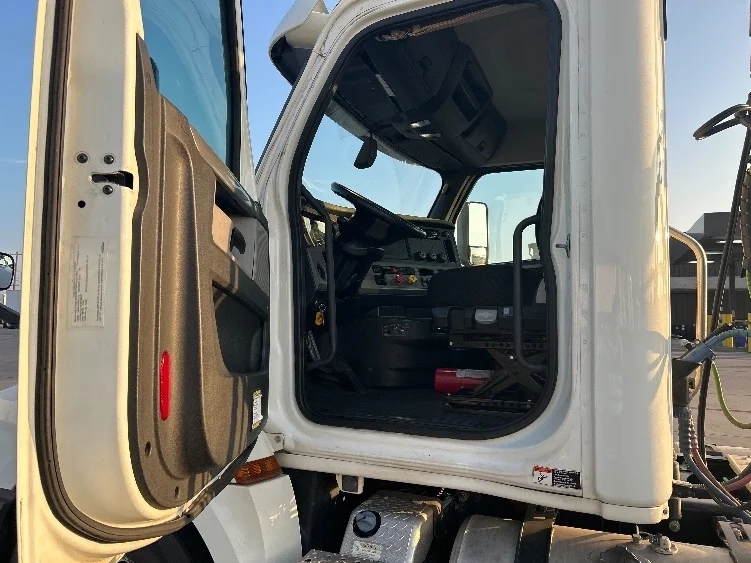2019 Freightliner in Fort Worth, TX — photo 9