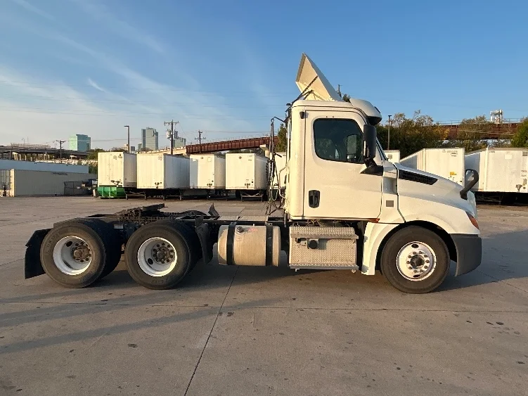 2019 Freightliner in Fort Worth, TX — photo 8