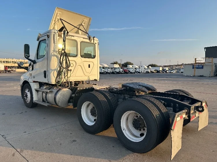 2019 Freightliner in Fort Worth, TX — photo 5