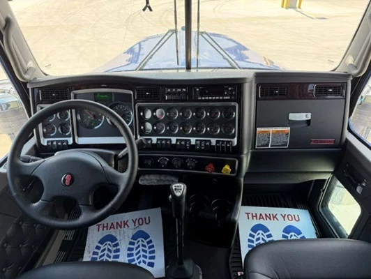 2027 Kenworth W900 in Ankeny, IA — photo 3