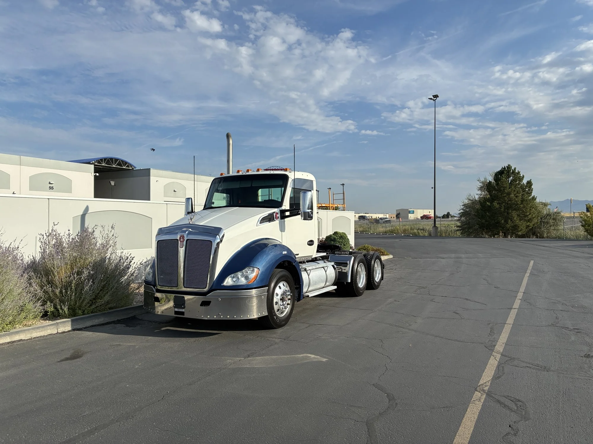2016 Kenworth T680 in Salt Lake, UT — photo 2
