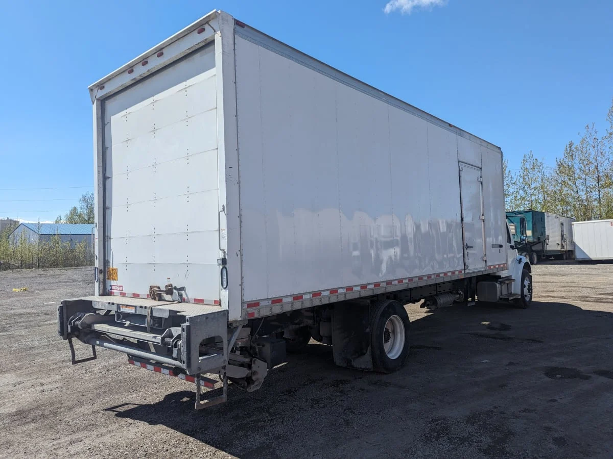 2016 Freightliner M2 106 - image 4