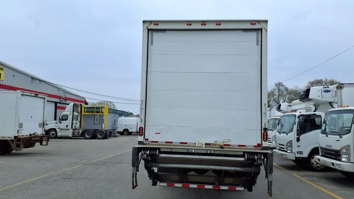 2019 Freightliner M2 106 in Salisbury, MA — photo 5