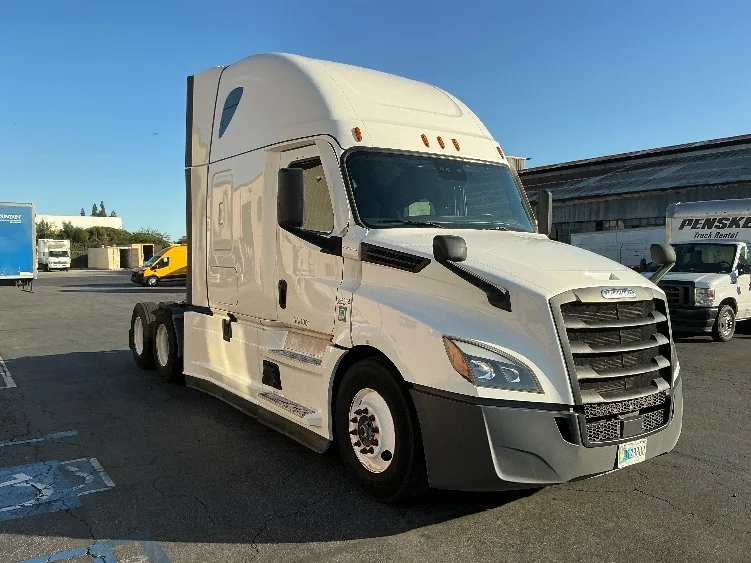 2022 Freightliner Cascadia in Torrance, CA