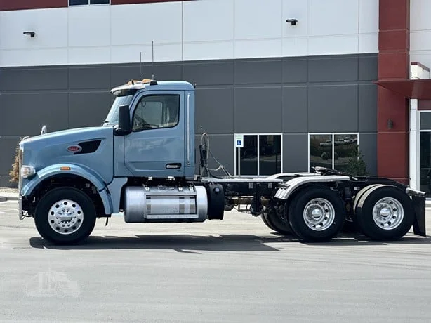 2023 Peterbilt 567 in Boise, ID — photo 2