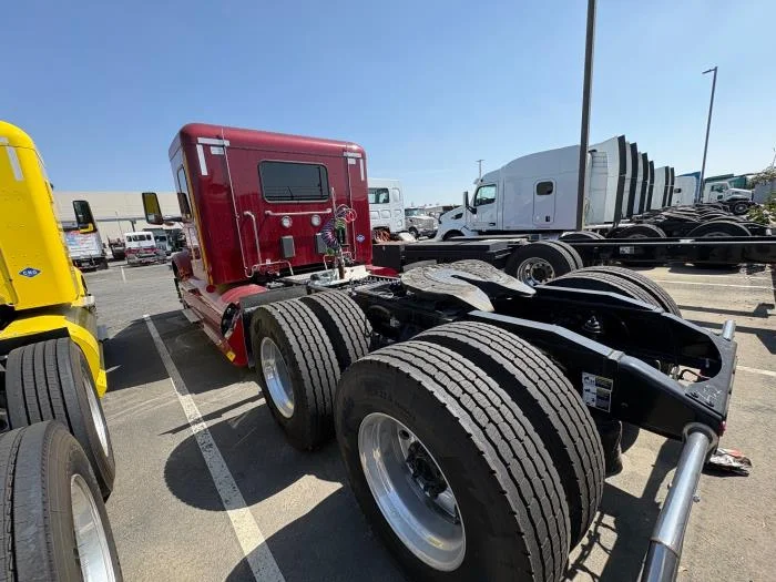 2024 Peterbilt 567 - image 7