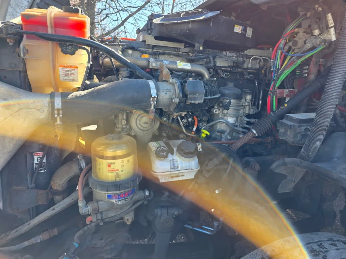 2018 Freightliner Cascadia - image 8