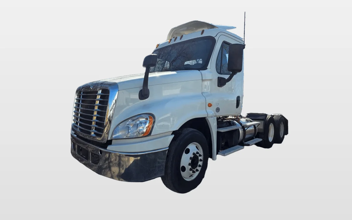 2018 Freightliner Cascadia - image 1