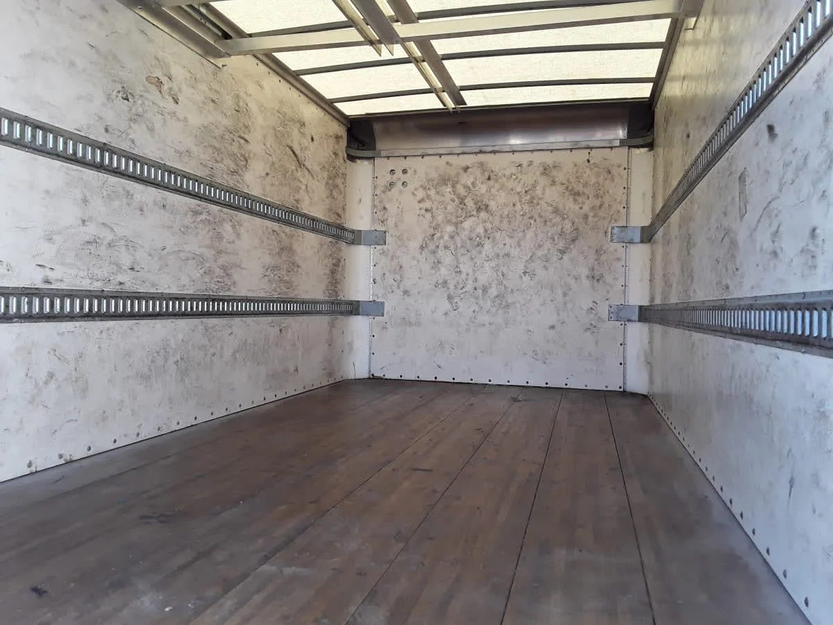 2020 Isuzu NPR - image 8