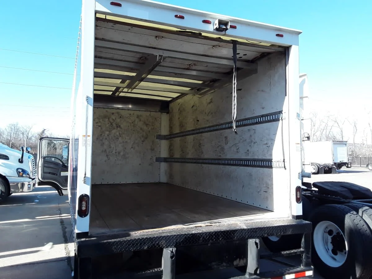 2020 Isuzu NPR - image 5