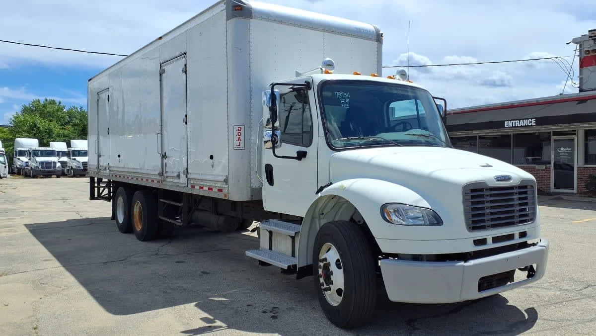 2018 Freightliner M2 106 in Warwick, RI — photo 3