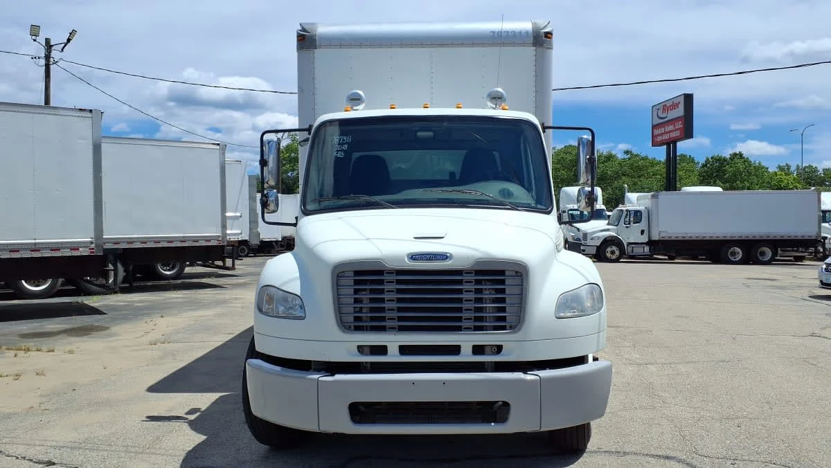 2018 Freightliner M2 106 in Warwick, RI — photo 2