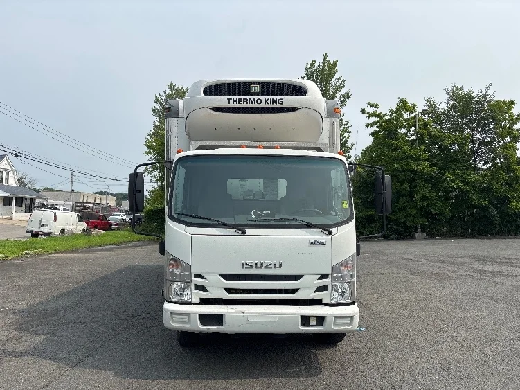 2020 Isuzu NRR in North Bergen, NJ — photo 2