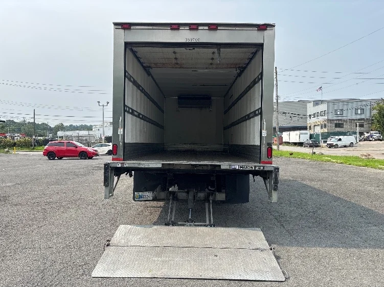 2020 Isuzu NRR in North Bergen, NJ — photo 9