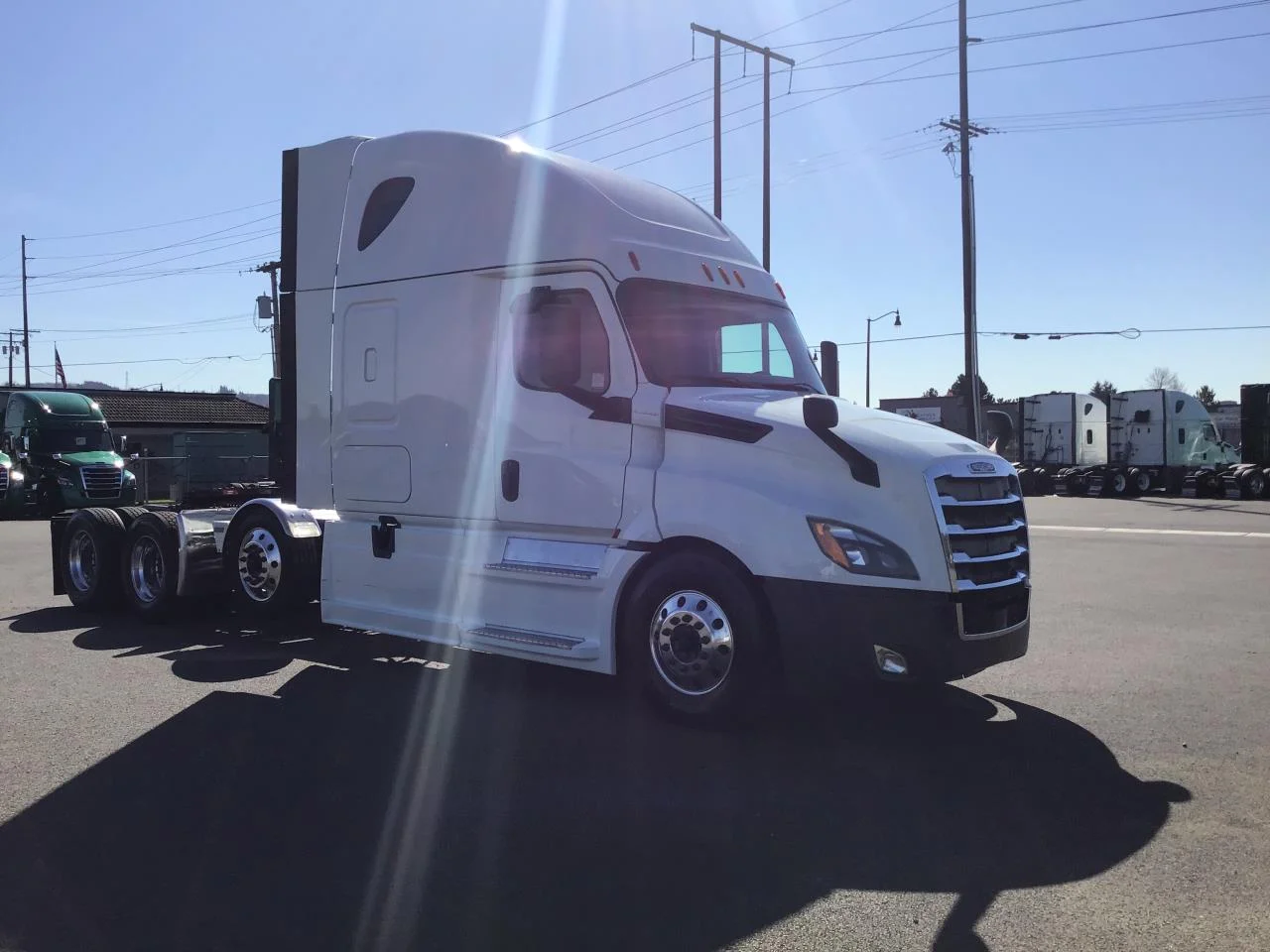 2020 Freightliner Cascadia in Pacific, WA — photo 3