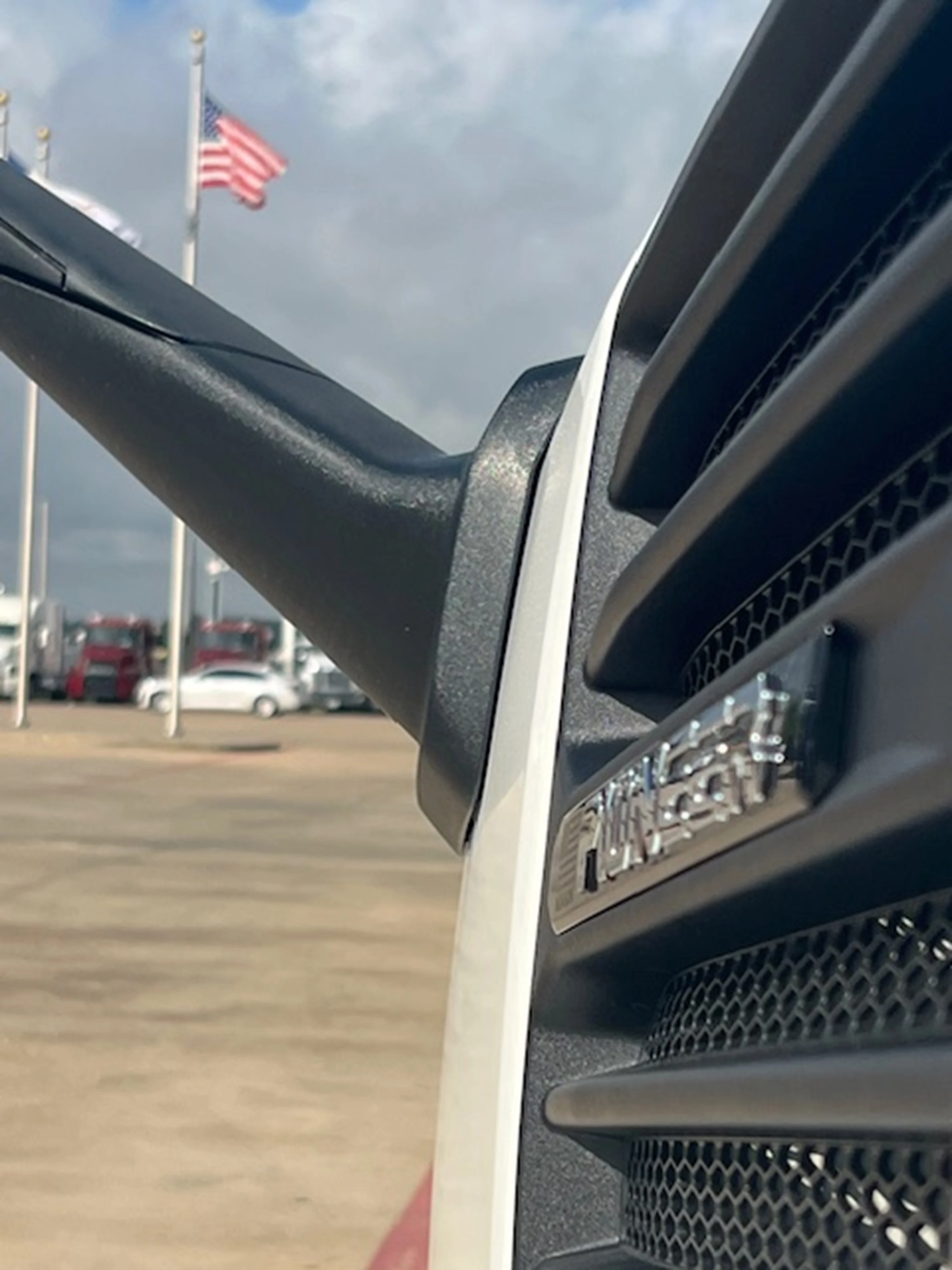 2027 Mack Pinnacle in Houston, TX — photo 4