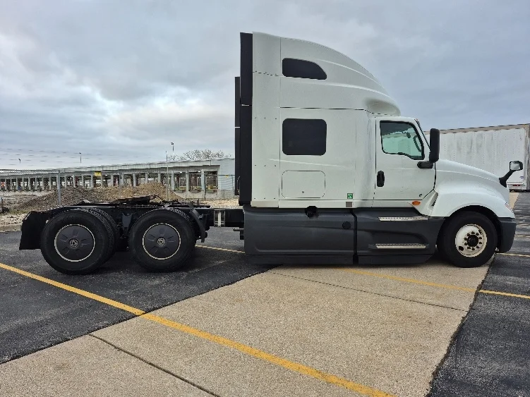 2023 International LT in La Porte, IN — photo 8