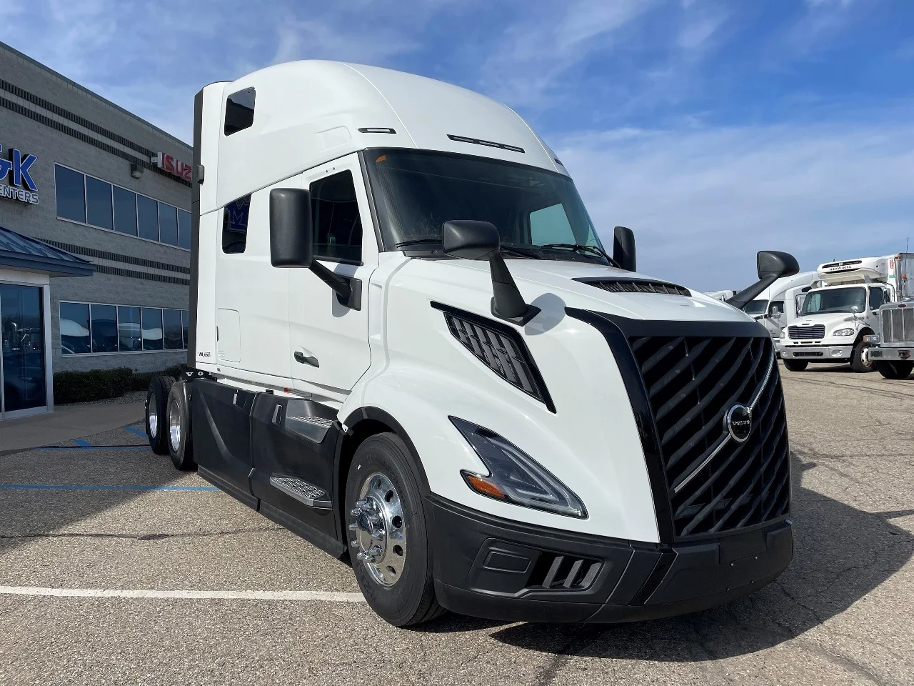 2025 Volvo VNL 860 in Byron Center, MI — photo 2
