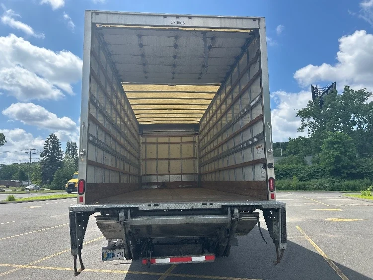 2021 International MV - image 8