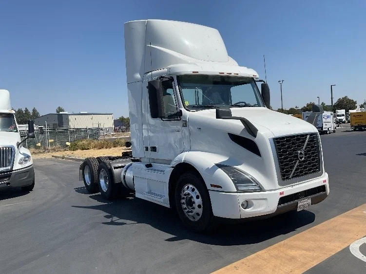 2020 Volvo VNR 640 in Stockton, CA