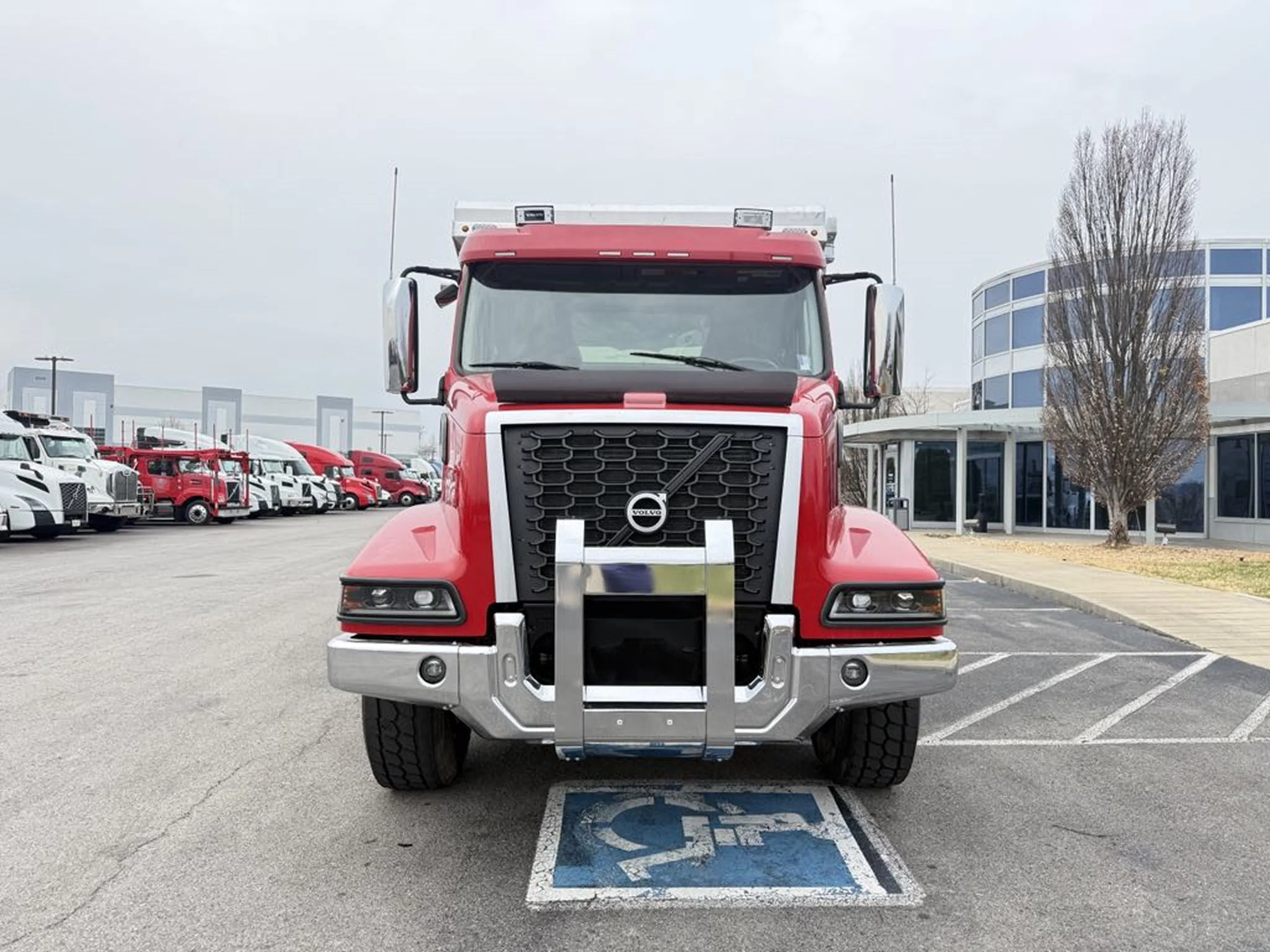 2023 Volvo - image 10