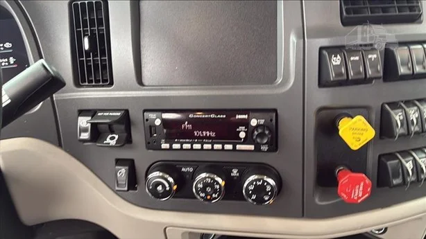 2024 Peterbilt 567 - image 23