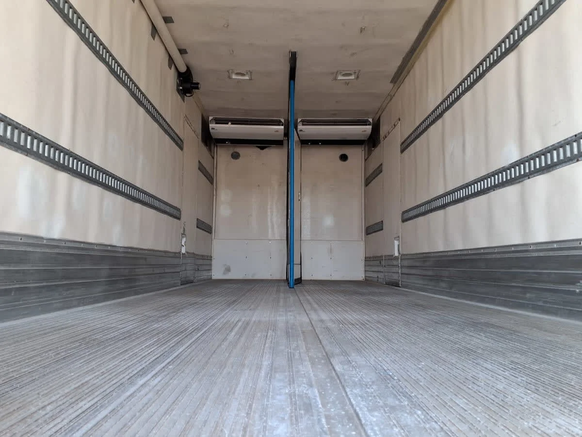 2016 Freightliner M2 106 - image 9