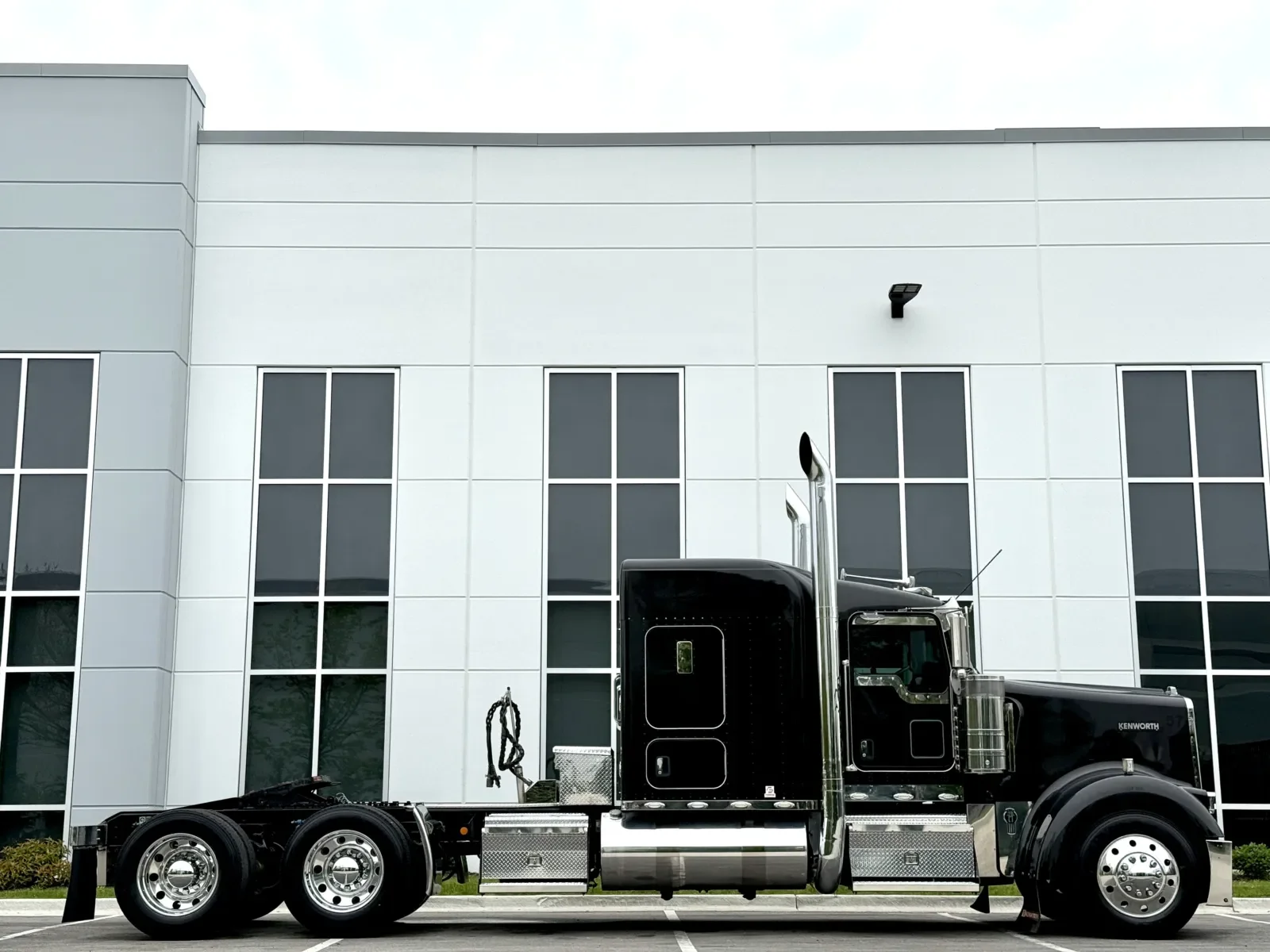 2016 Kenworth W900 in New Lenox, IL — photo 3