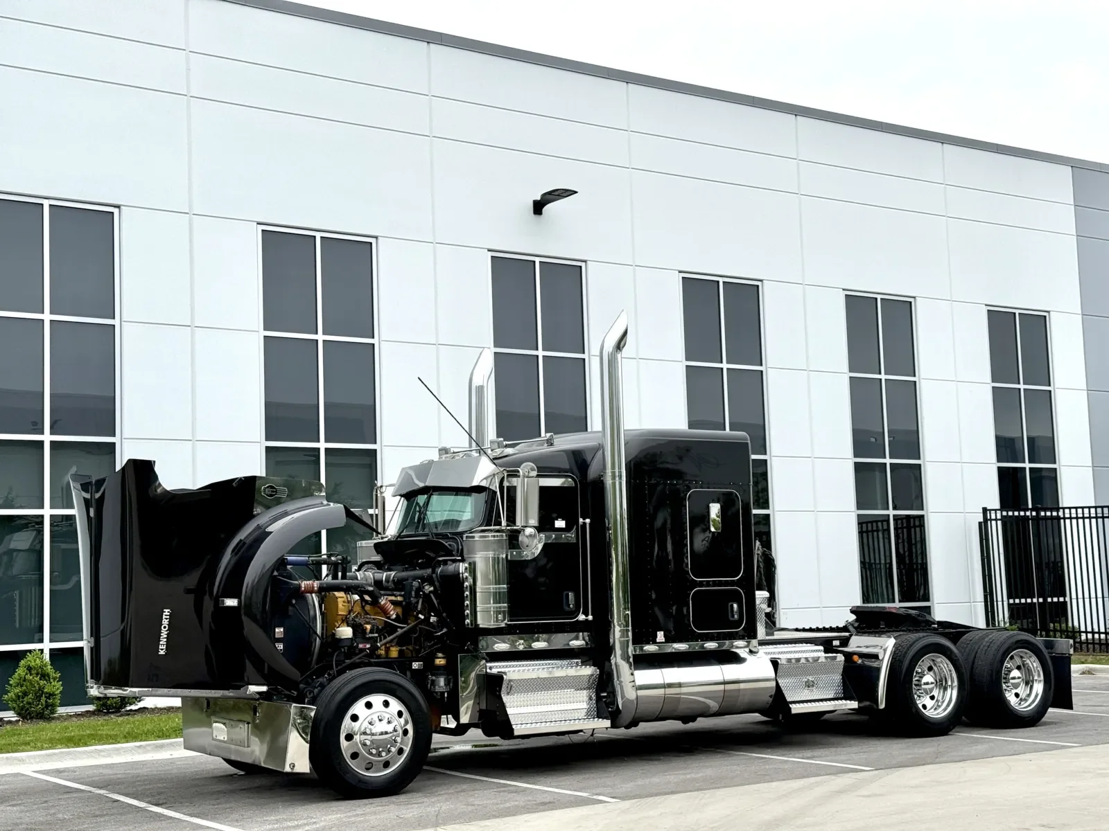 2016 Kenworth W900 in New Lenox, IL — photo 10