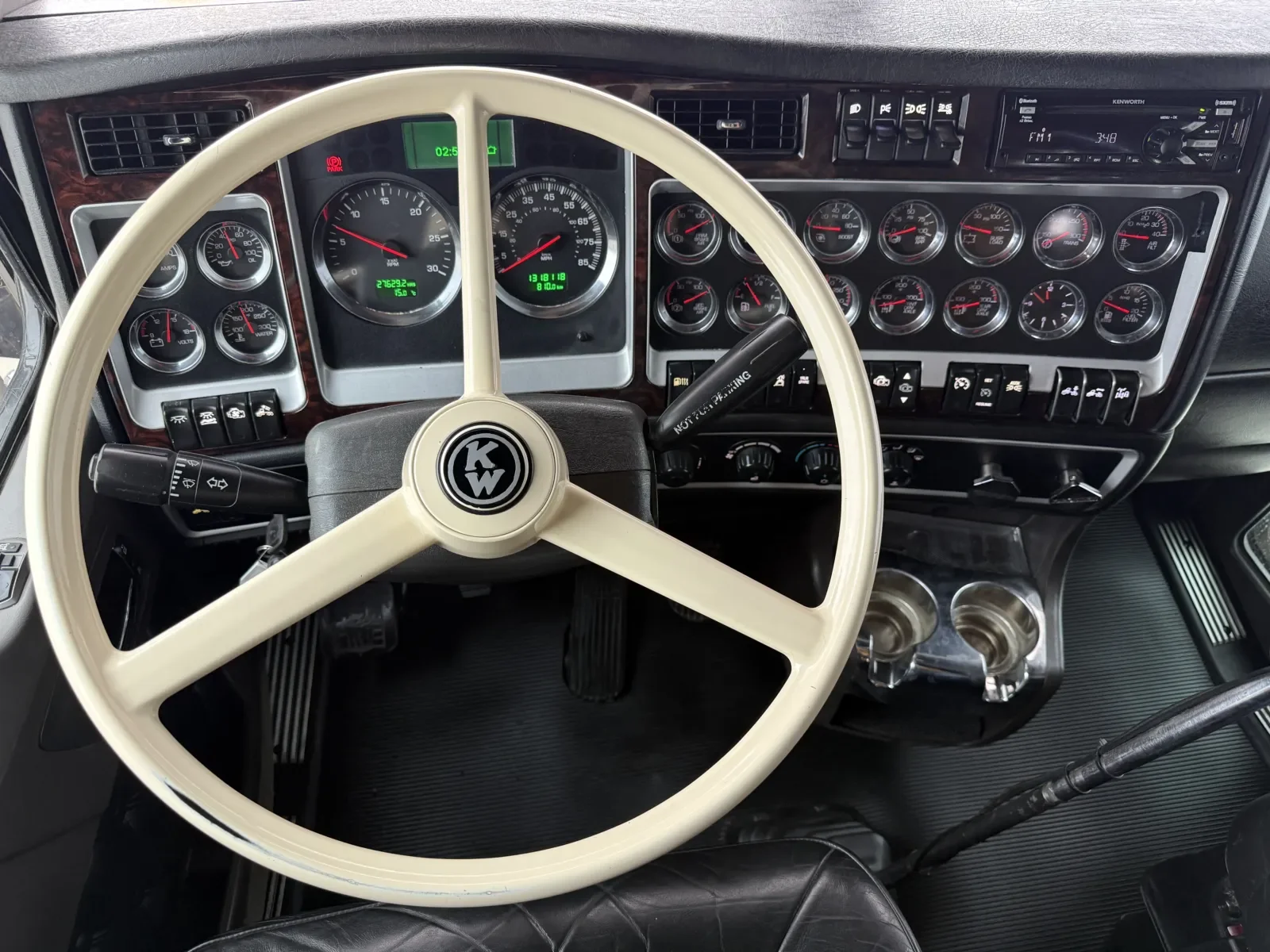 2016 Kenworth W900 in New Lenox, IL — photo 16