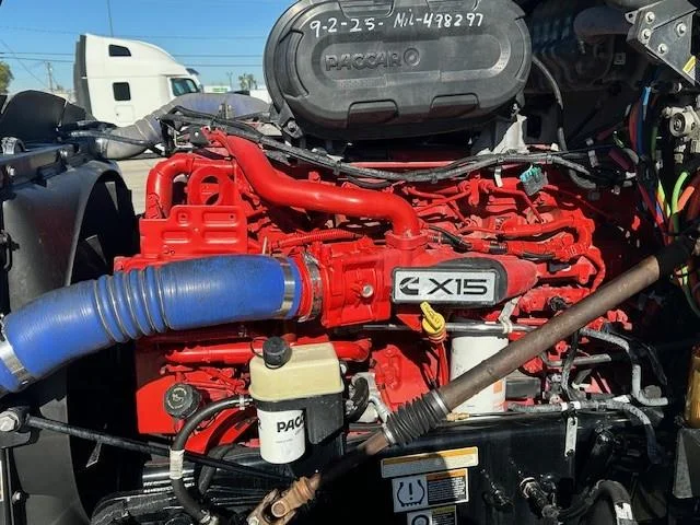 2022 Peterbilt 579 — photo 2