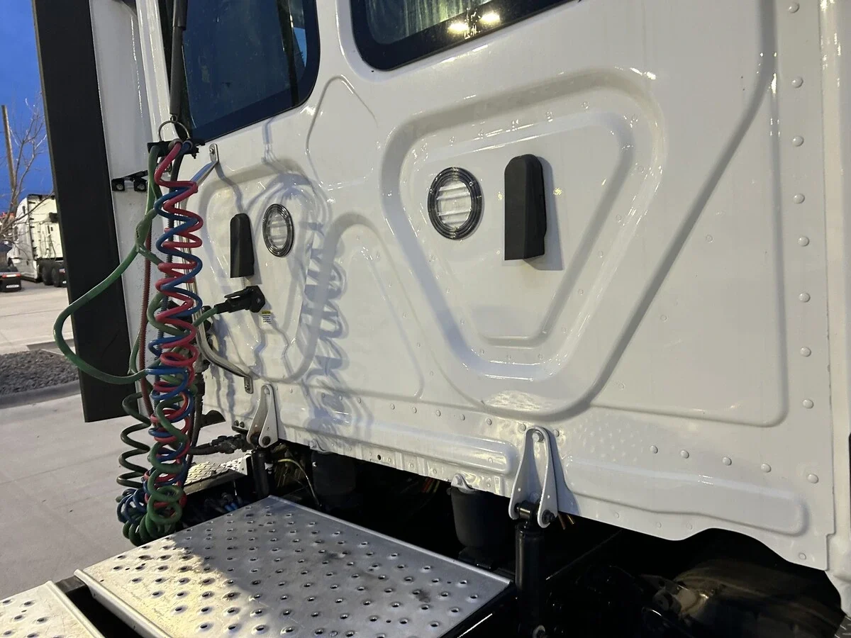2023 Freightliner Cascadia in Amarillo, TX — photo 6