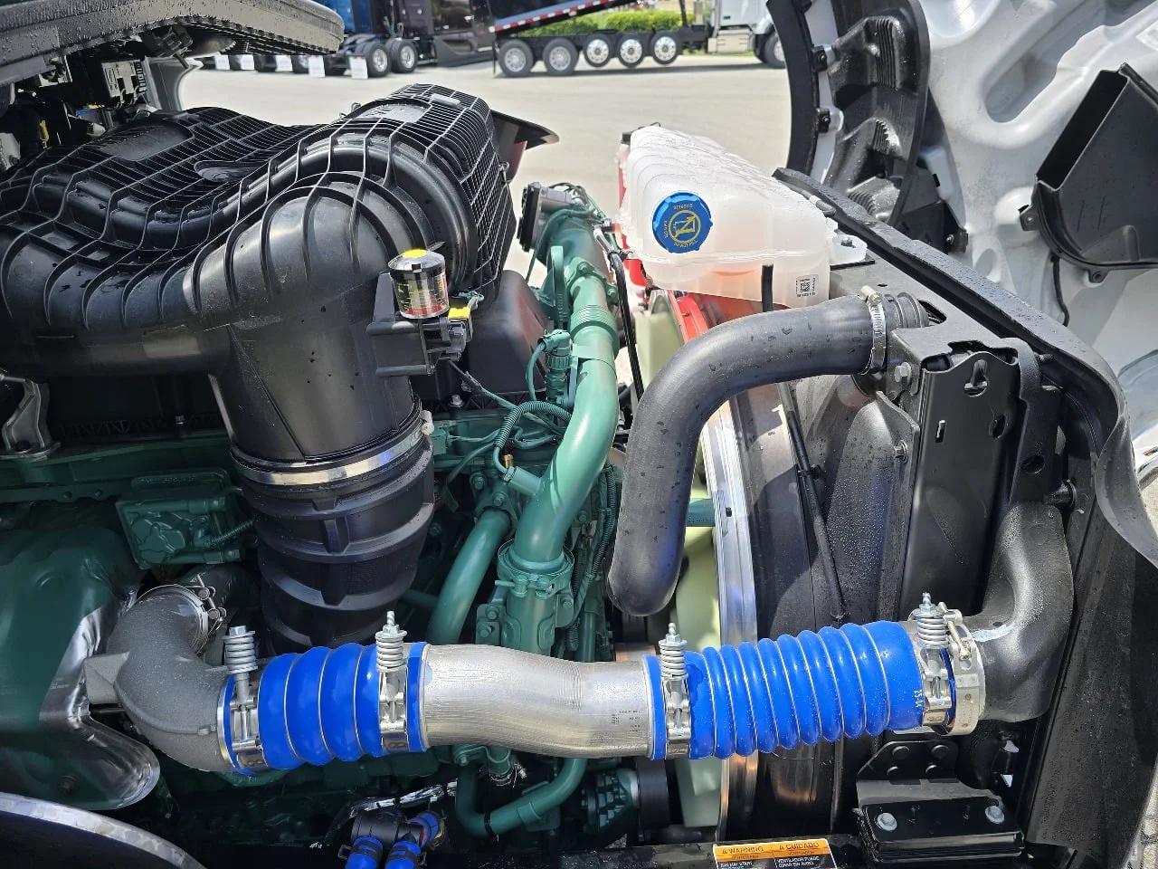 2026 Volvo VNL 300 - image 13