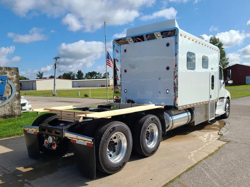 2026 Freightliner Cascadia in Columbus, OH — photo 8