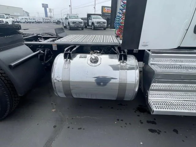 2020 Peterbilt 579 - image 6