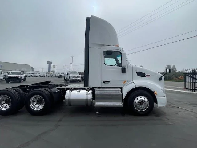 2020 Peterbilt 579 - image 5